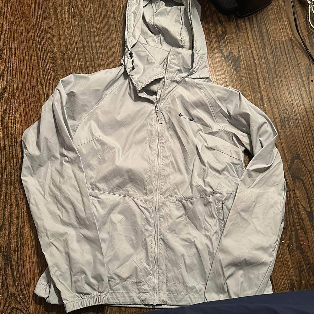 Columbia blue wind breaker size L